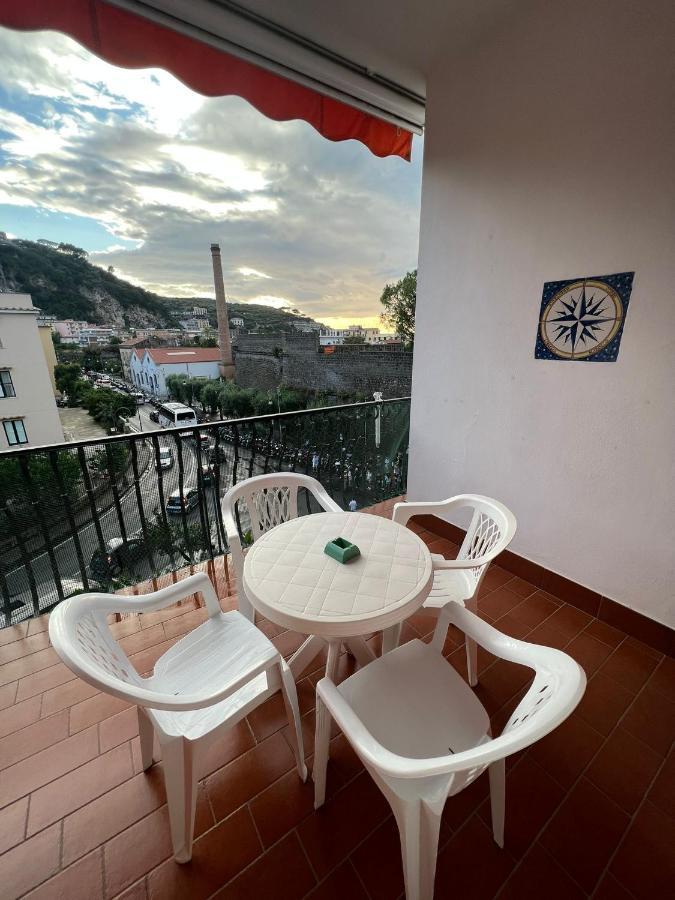 Sorrento Home E Flat Park And Pool Екстер'єр фото
